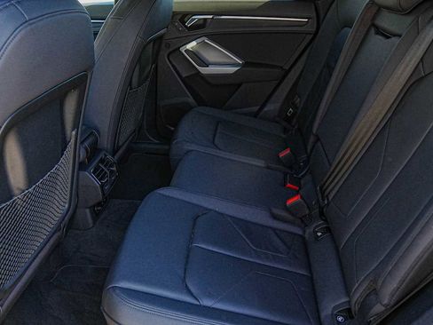 Used 2020 Audi Q3 2.0T Premium image 30