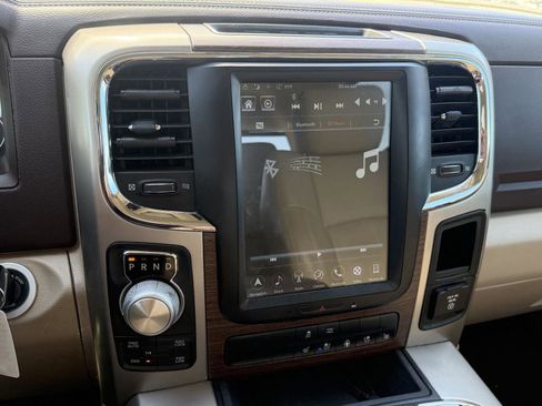 Used 2018 RAM 1500 Laramie AWD/4WD image 19