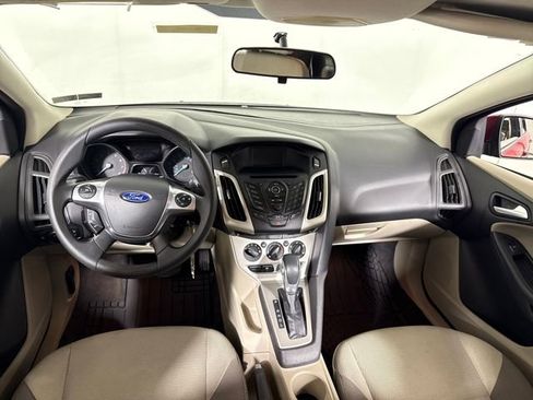 Used 2014 Ford Focus SE FWD image 21