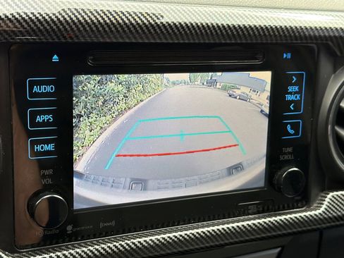 Used 2019 Toyota Tacoma SR5 AWD/4WD image 16