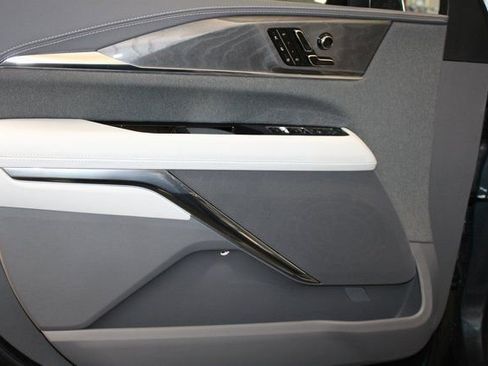New 2025 Cadillac Escalade IQ Luxury 1 AWD/4WD image 13