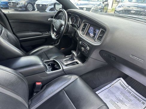 Used 2022 Dodge Charger SXT w/ Leather Interior Group RWD image 12