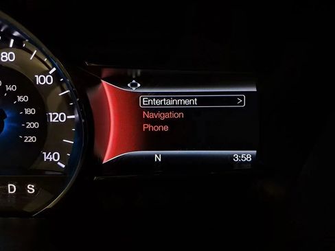 Used 2019 Ford Explorer XLT w/ Equipment Group 201A AWD/4WD image 12