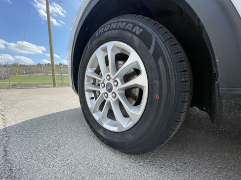 Used 2022 Ford Escape SE image 7