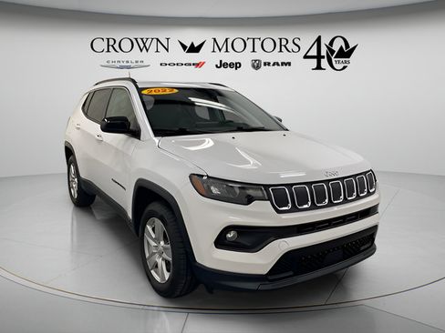 Used 2022 Jeep Compass Latitude w/ Convenience Group AWD/4WD image 1
