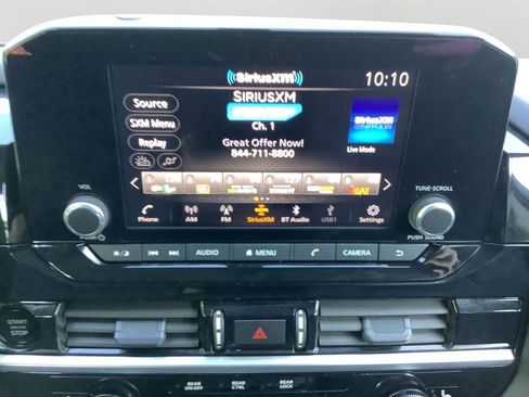 Used 2025 Nissan Pathfinder SV AWD/4WD image 18