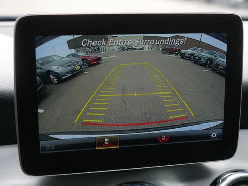 Used 2018 Mercedes-Benz GLA 250 4MATIC image 27