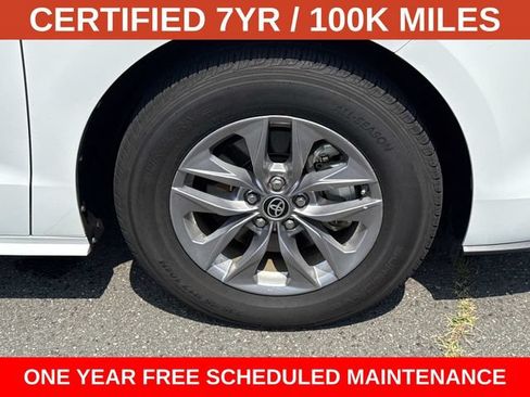 Used 2025 Toyota Sienna LE FWD image 7