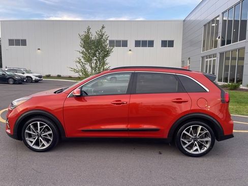 Used 2020 Kia Niro Touring image 10
