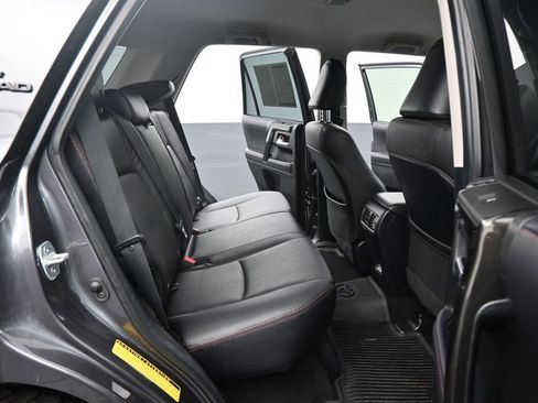 Used 2022 Toyota 4Runner TRD Off-Road Premium AWD/4WD image 19