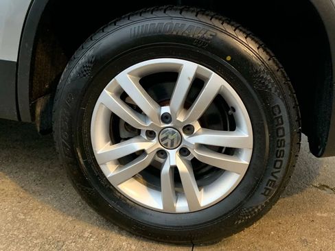 Used 2013 Volkswagen Tiguan S FWD image 22