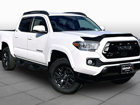 Used 2023 Toyota Tacoma SR5 AWD/4WD image 3