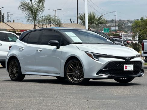 Used 2024 Toyota Corolla SE w/ SE Package FWD image 8