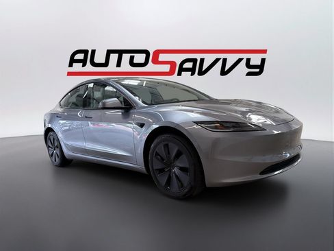 Used 2025 Tesla Model 3 Long Range RWD image 3