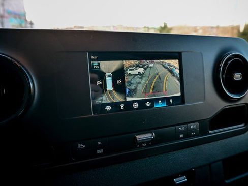 Used 2023 Mercedes-Benz Sprinter 2500 image 30