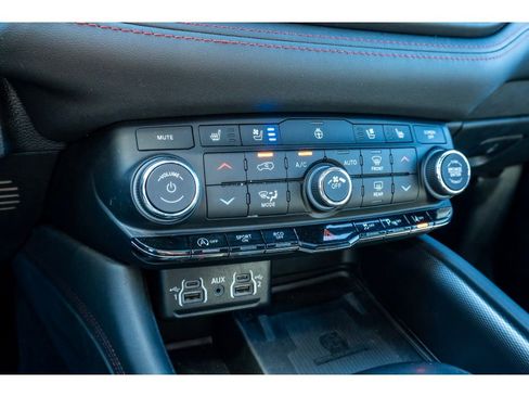 Used 2023 Dodge Durango GT image 26