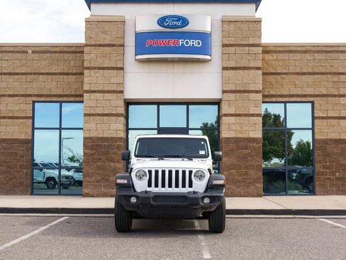 Used 2022 Jeep Wrangler Sport S image 3