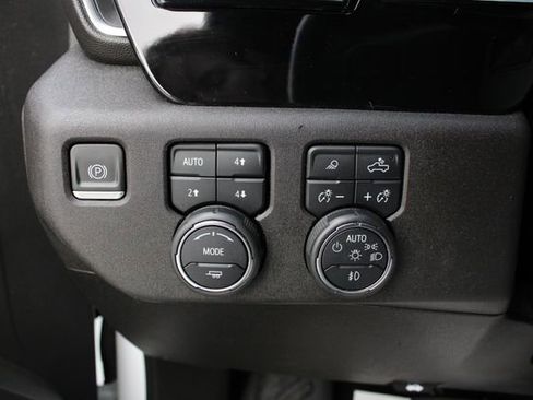 Used 2024 Chevrolet Silverado 2500 LTZ image 10