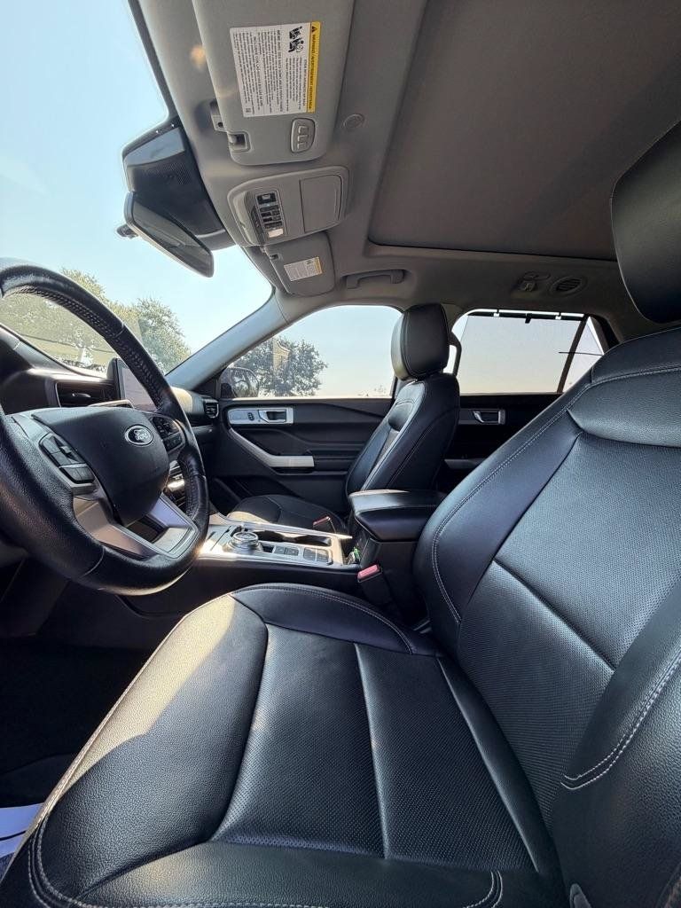 Used 2021 Ford Explorer Limited w/ Equipment Group 301A RWD image 11