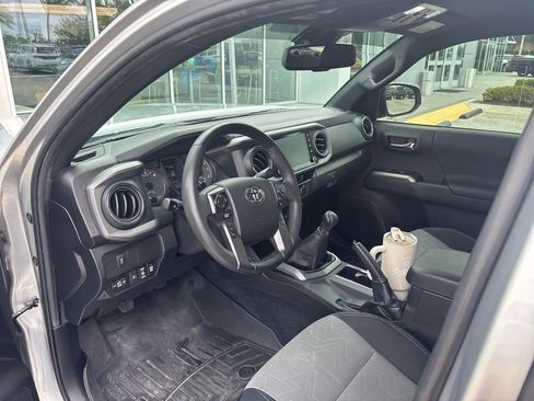 Used 2022 Toyota Tacoma TRD Off-Road image 4