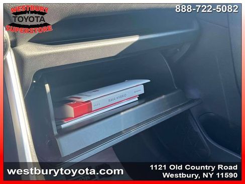 Certified 2022 Toyota RAV4 XLE Premium AWD/4WD image 33