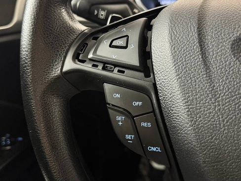 Used 2019 Ford Fusion SE FWD image 19