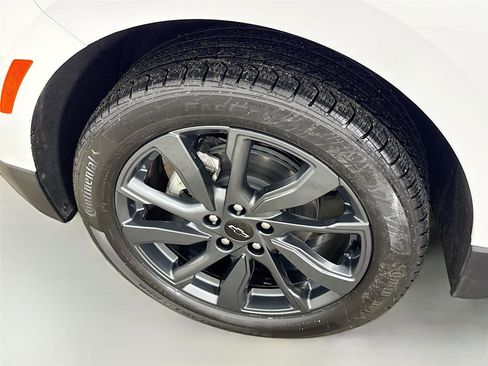 Used 2023 Chevrolet Equinox RS image 31