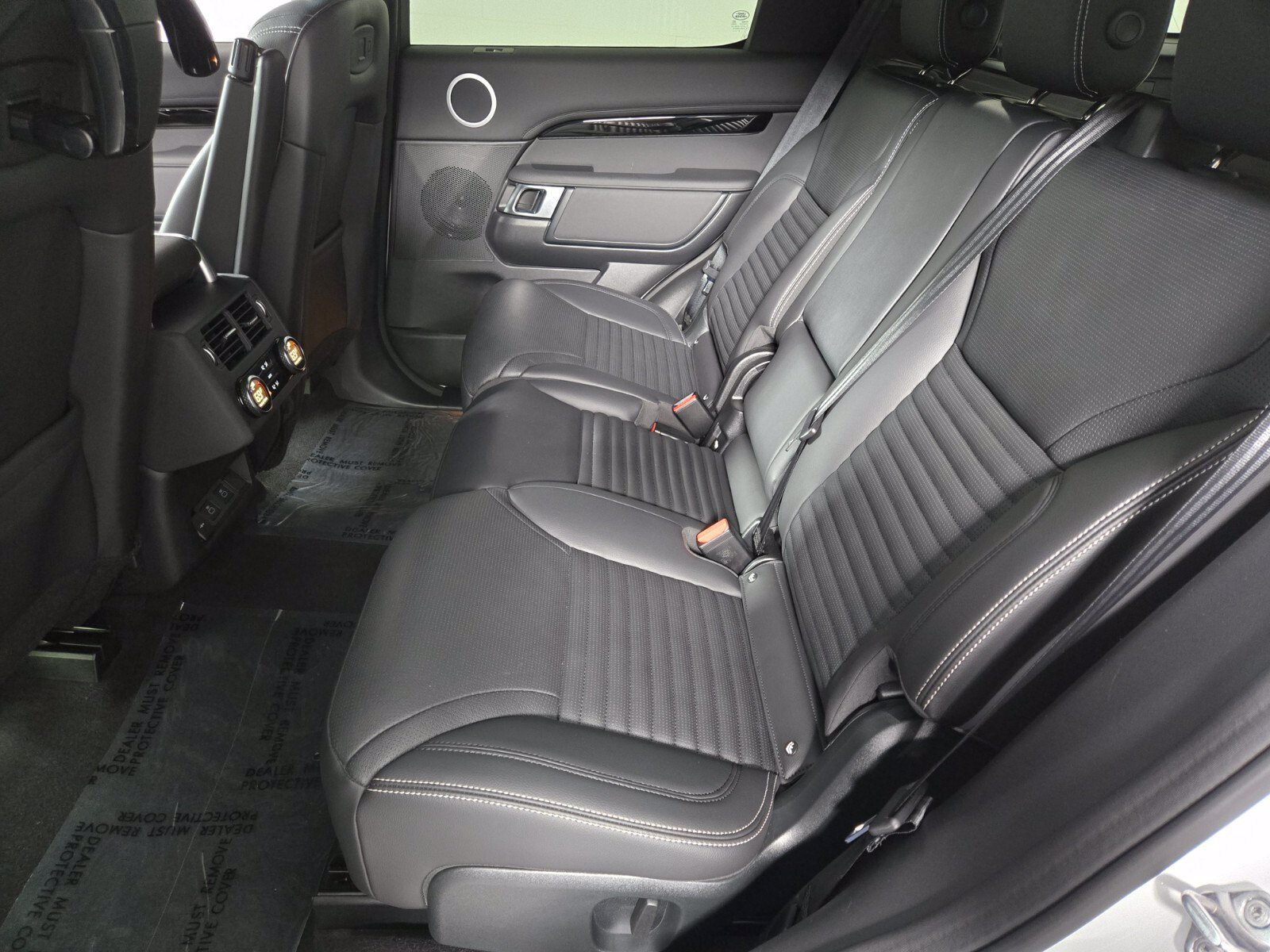 Used 2026 Land Rover Discovery S AWD/4WD image 5