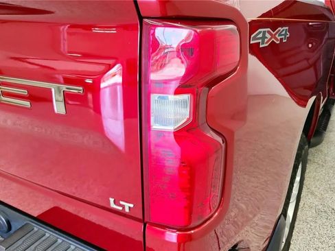 Used 2022 Chevrolet Silverado 1500 LT w/ Z71 Off-Road Package AWD/4WD image 44