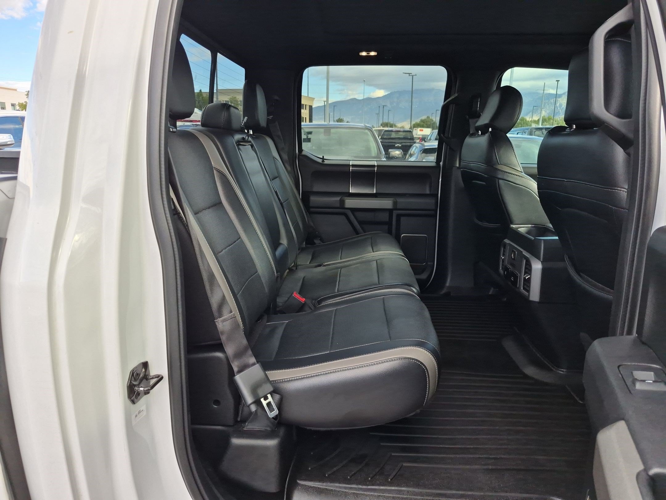 Used 2018 Ford F150 Raptor w/ Equipment Group 802A Luxury AWD/4WD image 30