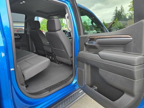 Used 2023 Chevrolet Silverado 1500 RST w/ Z71 Off-Road Package AWD/4WD image 18