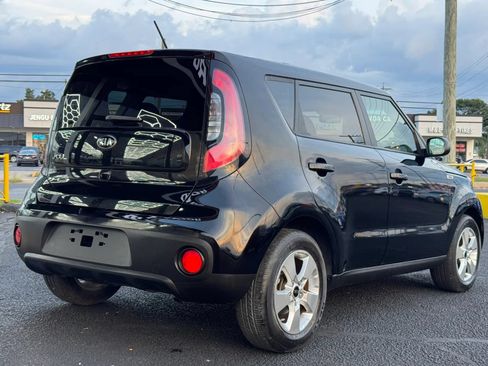 Used 2017 Kia Soul w/ Convenience Package FWD image 5