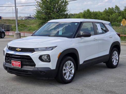 Used 2023 Chevrolet TrailBlazer LS AWD/4WD image 3