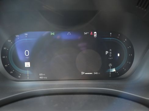 Used 2025 Volvo XC60 B5 Plus image 22