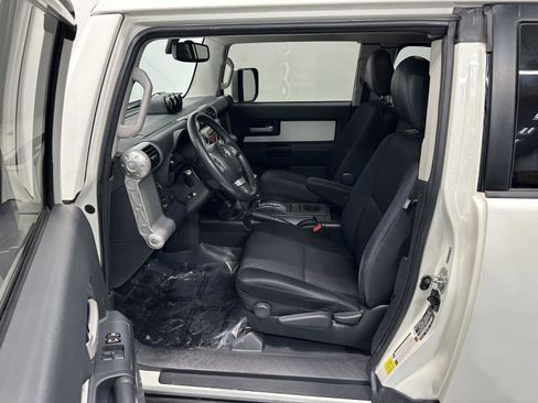 Used 2013 Toyota FJ Cruiser 4WD image 14