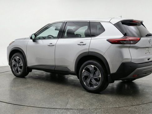 Used 2025 Nissan Rogue SV FWD image 6