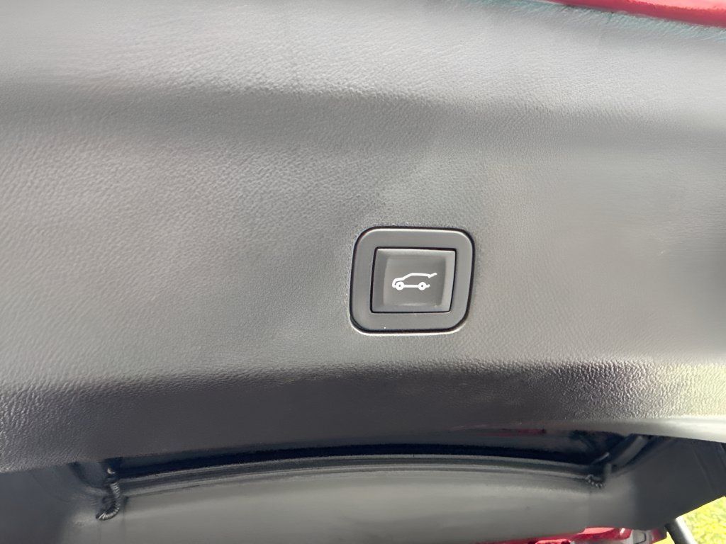 Used 2024 GMC Yukon AT4 w/ Technology Package AWD/4WD image 27