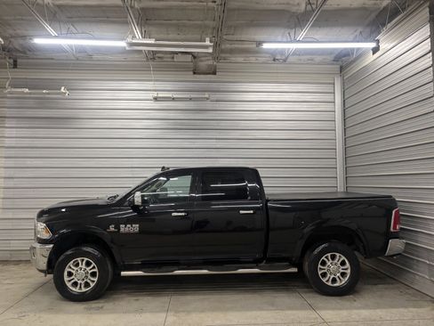 Used 2017 RAM 3500 Laramie image 9