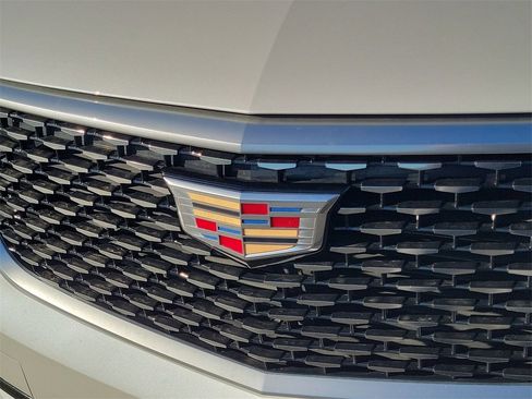 Used 2023 Cadillac XT6 Premium Luxury image 32