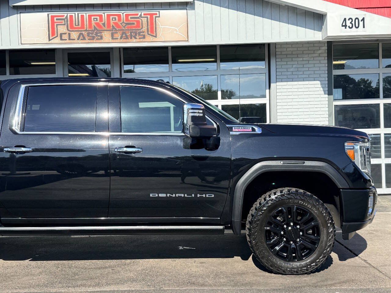 Used 2021 GMC Sierra 2500 Denali w/ Denali Black Diamond Edition AWD/4WD image 12