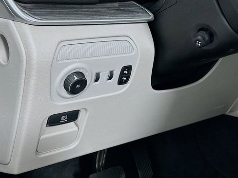 Used 2022 Jeep Wagoneer Series III image 10