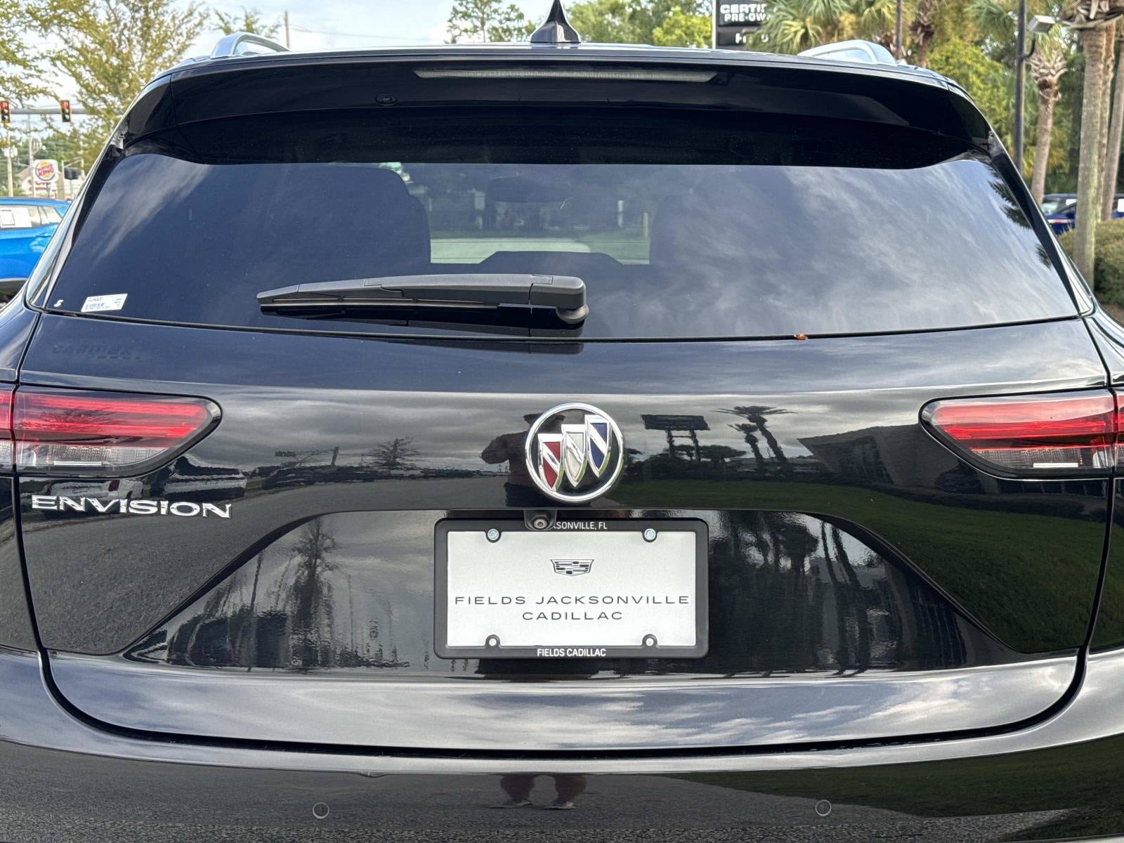 Used 2022 Buick Envision Essence w/ Technology Package I FWD image 10