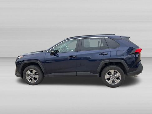 Used 2025 Toyota RAV4 XLE AWD/4WD image 7