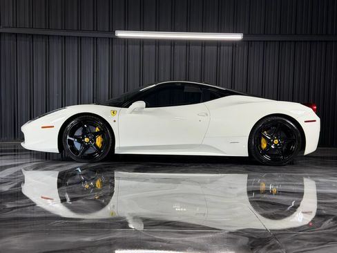 Used 2010 Ferrari 458 Italia Coupe RWD image 19