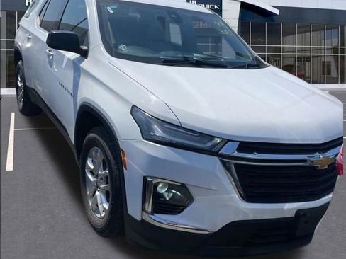 Used 2023 Chevrolet Traverse LS AWD/4WD image 3