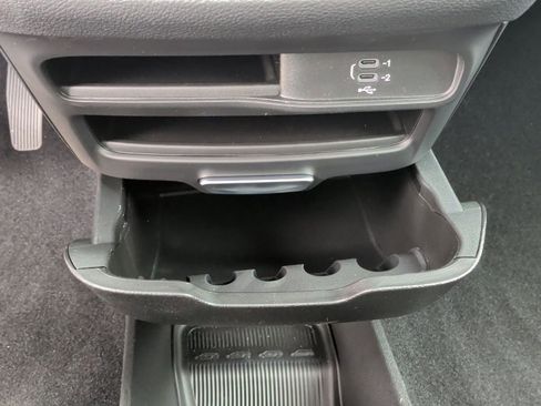 New 2026 Chrysler Pacifica Select image 32