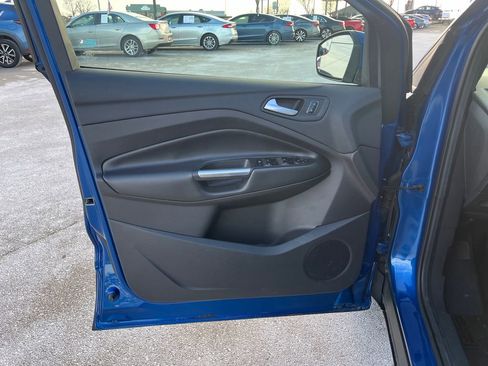 Used 2017 Ford Escape SE w/ SE Cold Weather Package image 12