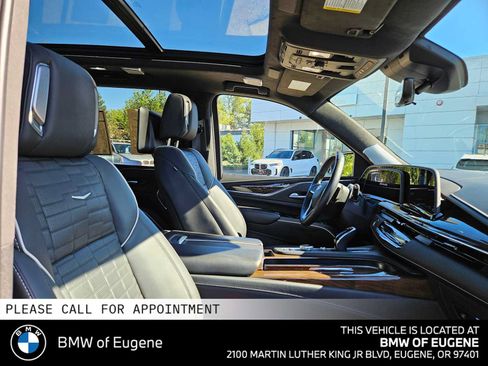 Used 2024 Cadillac Escalade ESV Premium Luxury Platinum AWD/4WD image 11