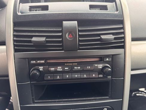 Used 2004 Mitsubishi Galant ES image 19