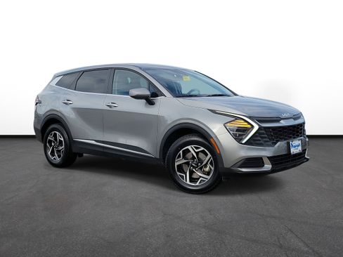 Used 2024 Kia Sportage LX image 1